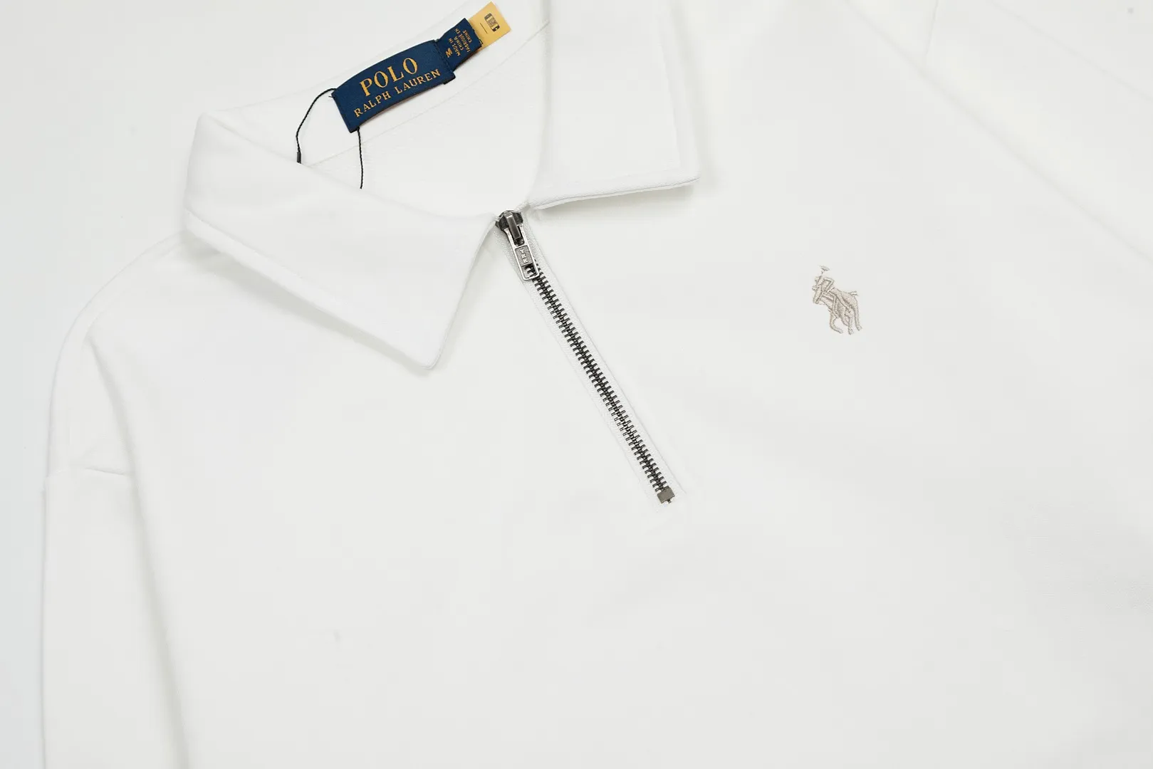 🅿️260 "Top quality" Style number: 8091# [Ralph Lauren classic pony embroidered half-zip lapel POLO sweatshirt] ✅Ralph Lauren Ralph Lauren autumn and winter basic versatile polo lapel sweatshirt for men and women couples ✅High weight pure cotton terry original consistent YKK zipper widened and thickened threads ✅Old money style lazy style full retro style simple popular style ✅Autumn and winter single wear Simple and easy to wear under the hood. A must-have for couples. Size: S-XL. Color: white, khaki, retro green.